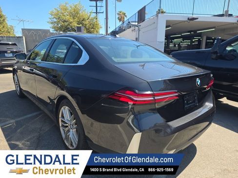 Used 2024 BMW 530i RWD image 3