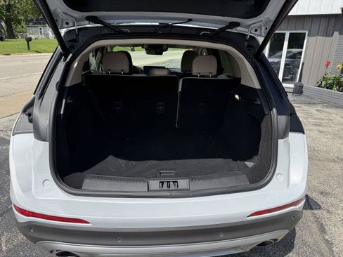 Used 2025 Lincoln Corsair AWD w/ Equipment Group 101A image 15