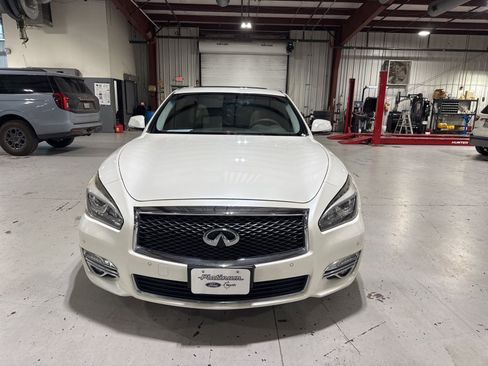 Used 2018 INFINITI Q70 L 3.7 image 2