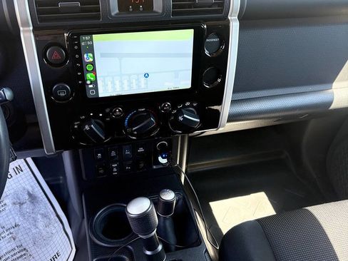Used 2010 Toyota FJ Cruiser 4WD image 10