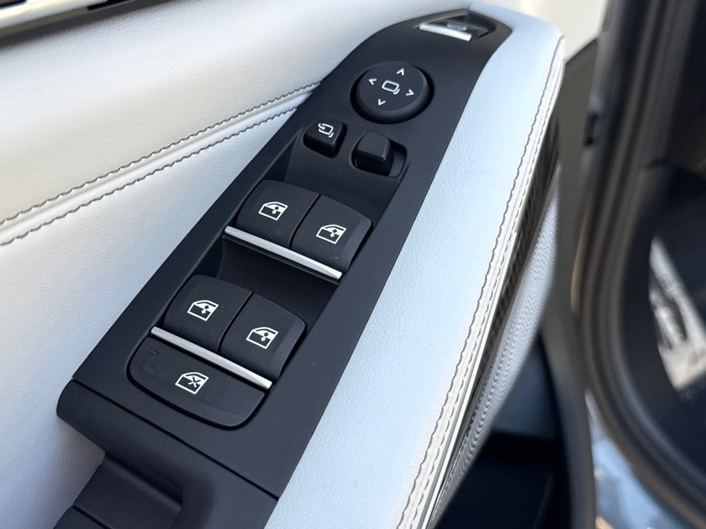 Used 2026 BMW X5 M60i AWD/4WD image 19