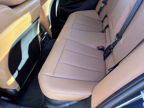 Used 2025 BMW 330i Sedan image 12