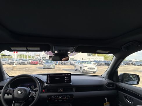 New 2026 Honda Pilot TrailSport image 11