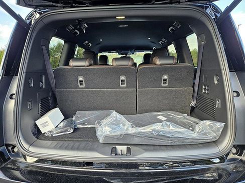 New 2026 Nissan Armada SL image 12