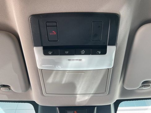 Used 2025 Nissan Rogue SV FWD image 15