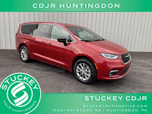 New 2026 Chrysler Pacifica Limited w/ Trailer Tow Group image 1