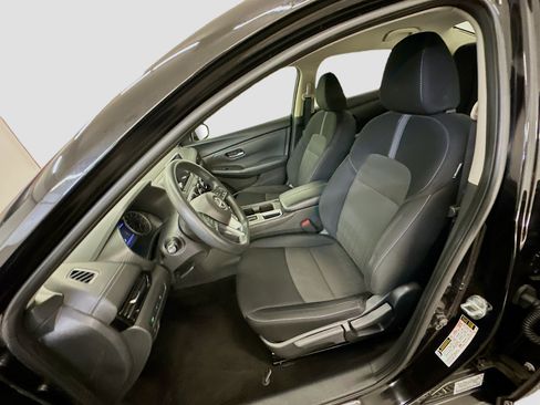 Used 2024 Nissan Sentra SV FWD image 13