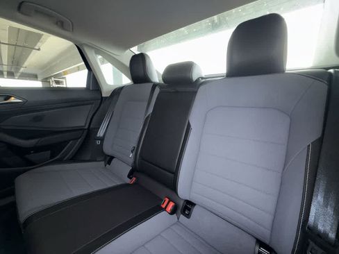 Used 2025 Volkswagen Jetta SE FWD image 22