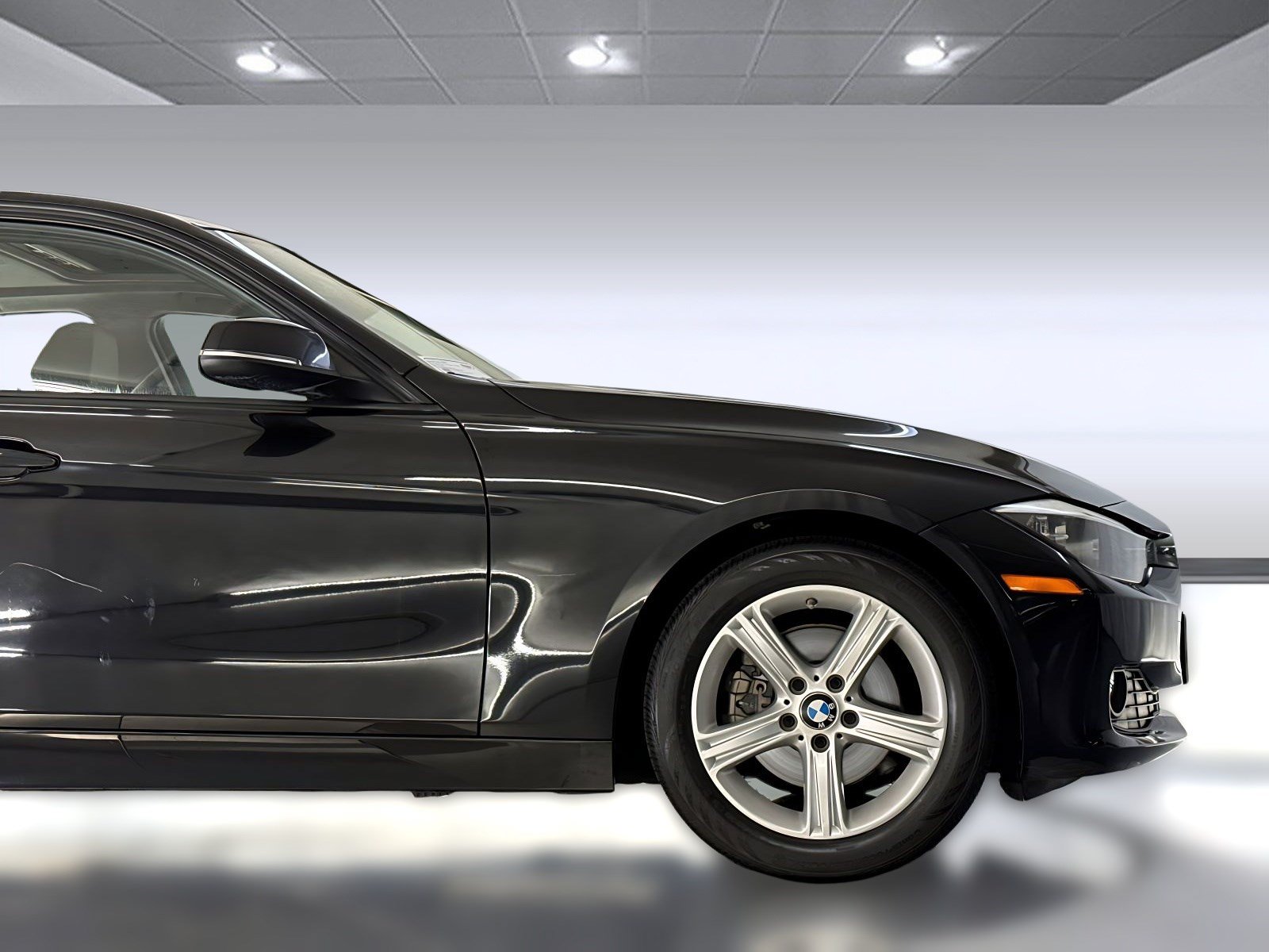 Used 2013 BMW 320i Sedan RWD image 33