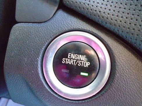 Used 2021 Chevrolet Equinox Premier w/ Redline Edition image 9