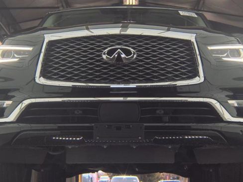 Used 2024 INFINITI QX80 Luxe w/ Cargo Package image 3
