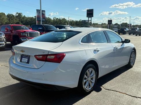 Used 2025 Chevrolet Malibu LT FWD image 7