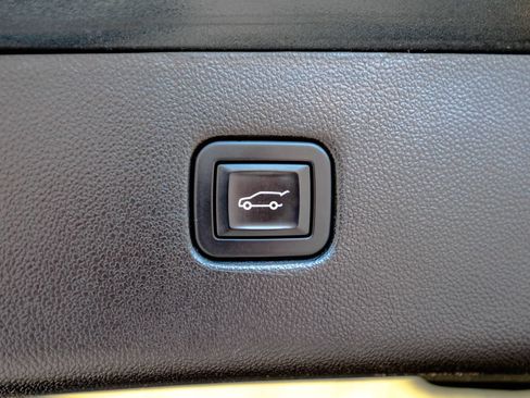 Certified 2020 Chevrolet Blazer LT FWD image 41