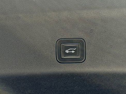 Used 2021 Chevrolet Tahoe RST w/ Luxury Package AWD/4WD image 38
