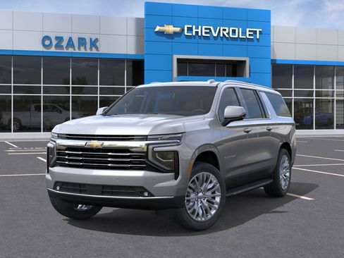 New 2026 Chevrolet Suburban LT w/ Comfort Package image 41