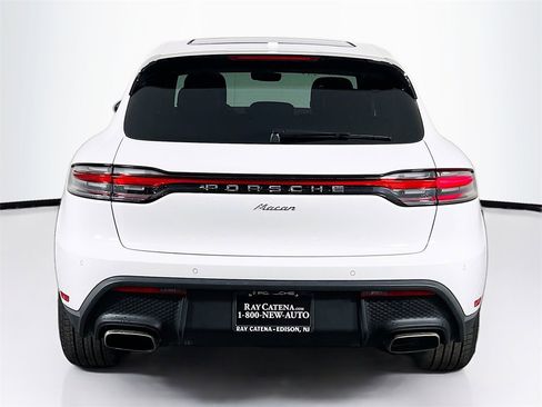 Certified 2025 Porsche Macan image 10