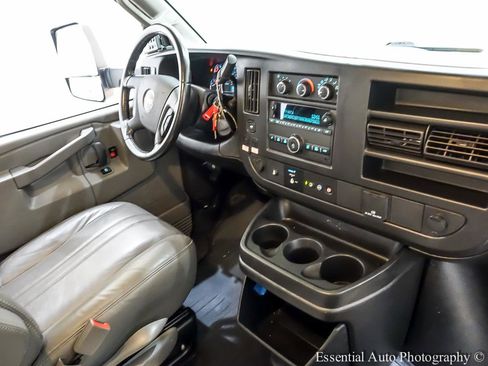 Used 2023 GMC Savana 3500 w/ Power Convenience Package RWD image 18