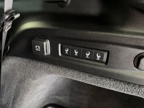 Used 2021 Jeep Grand Cherokee L Overland w/ Luxury Tech Group IV AWD/4WD image 28