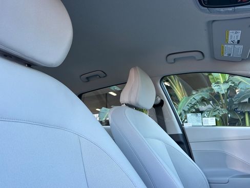 Used 2024 Hyundai Kona SE image 17