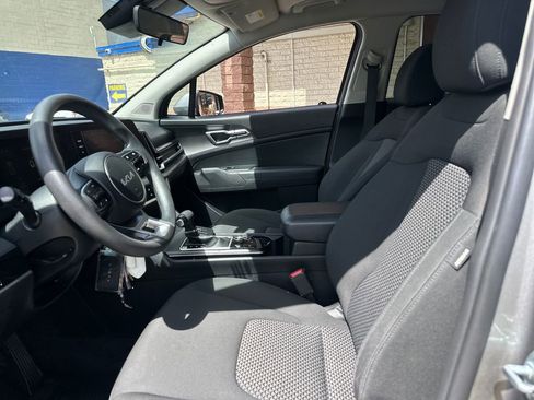 Used 2023 Kia Sportage LX FWD image 13