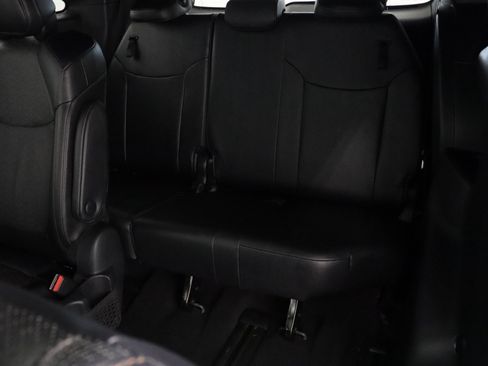 Used 2025 Toyota Sienna Platinum AWD/4WD image 37