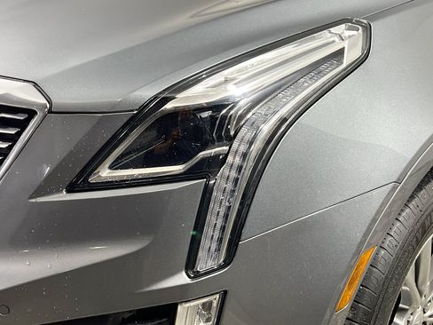 Used 2021 Cadillac XT5 Premium Luxury FWD image 12