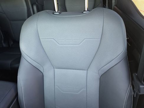 Used 2024 Lexus GX 550 image 19