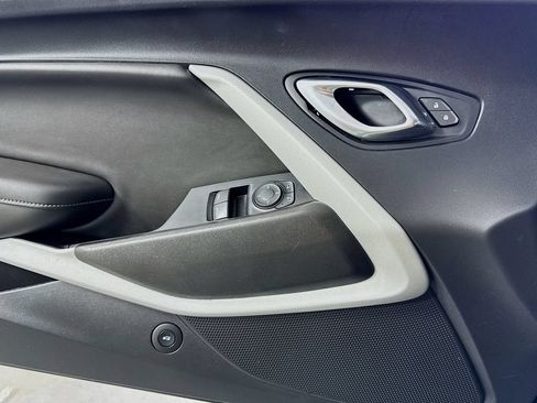 Used 2021 Chevrolet Camaro SS RWD image 19