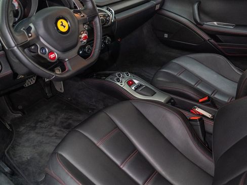 Used 2011 Ferrari 458 Italia Coupe RWD image 71