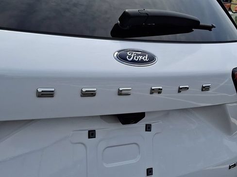 Used 2022 Ford Escape SEL w/ Technology Package AWD/4WD image 29