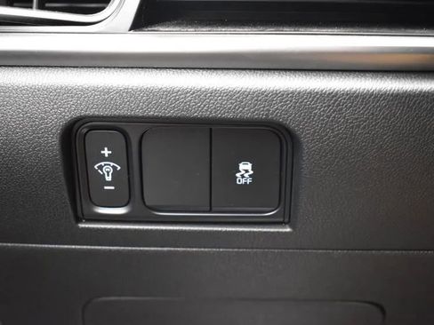 Used 2024 Kia Sorento S image 22