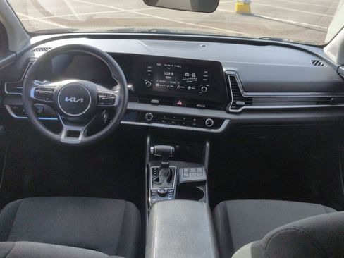 Used 2024 Kia Sportage LX image 17