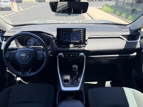 Used 2021 Toyota RAV4 XLE AWD/4WD image 15
