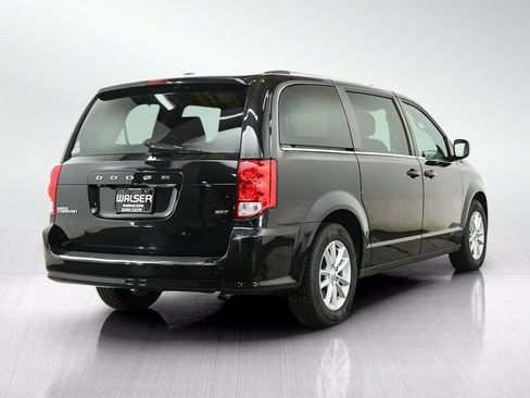 Used 2020 Dodge Grand Caravan SXT w/ Driver Convenience Group FWD image 5