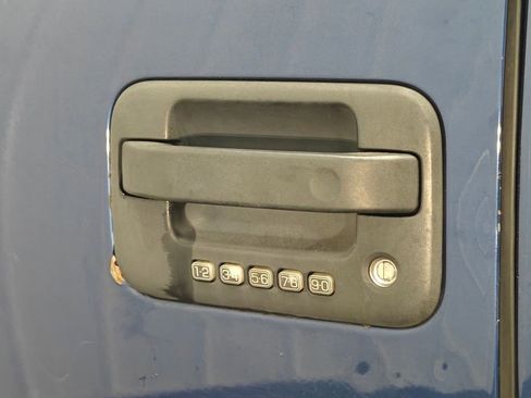 Used 2007 Ford F150 XLT image 12