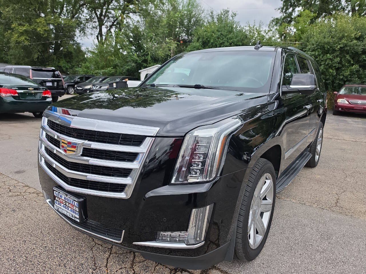 Used 2018 Cadillac Escalade Luxury AWD/4WD image 1