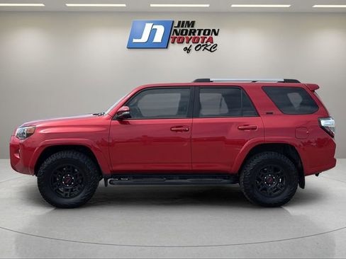 Used 2021 Toyota 4Runner SR5 Premium w/ Moonroof Package AWD/4WD image 8