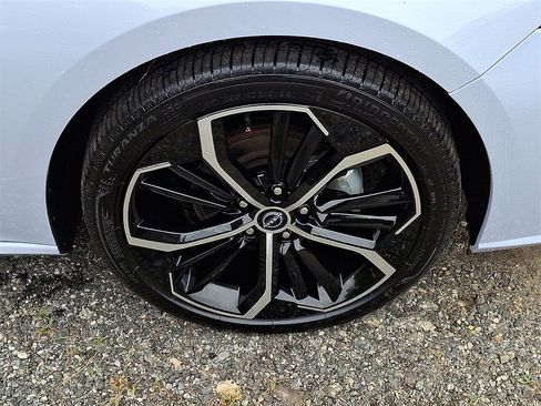 Used 2024 Nissan Altima 2.5 SR image 8