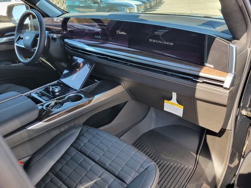 New 2026 Cadillac Escalade Platinum Sport w/ LPO, ONYX Package image 11