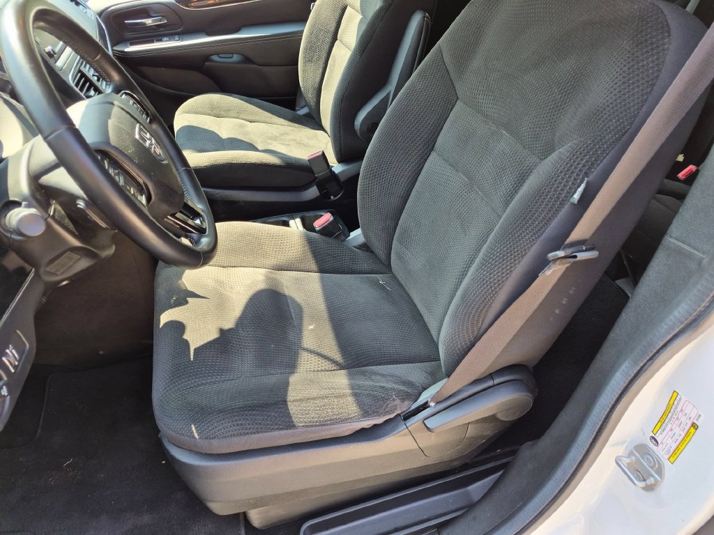 Used 2018 Dodge Grand Caravan SE FWD image 25