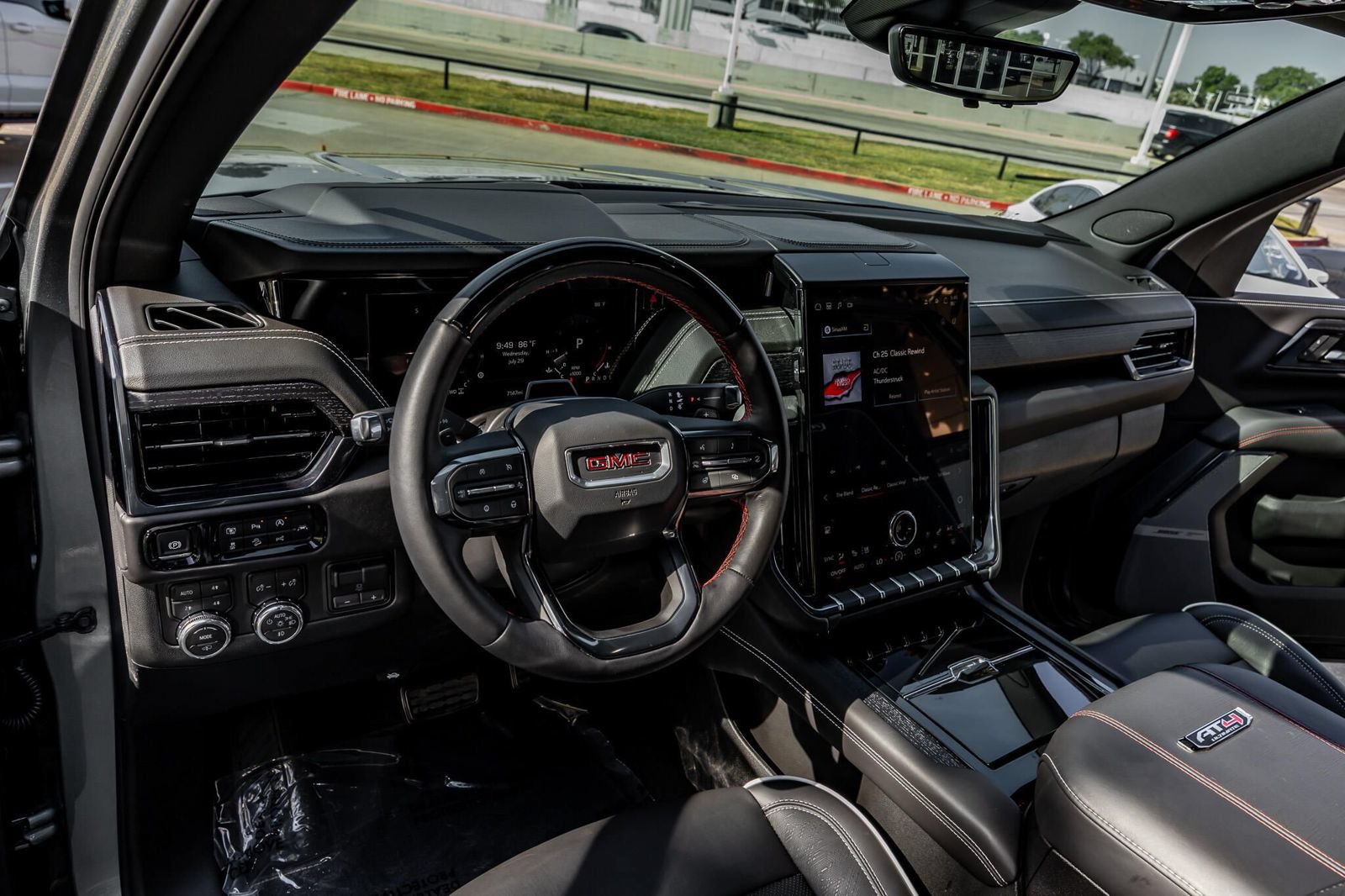 Used 2026 GMC Yukon AT4 Ultimate AWD/4WD image 17