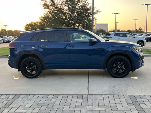 Certified 2026 Volkswagen Atlas Cross Sport SEL R-Line AWD/4WD image 10