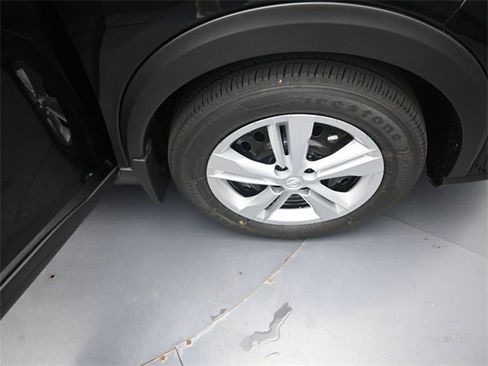 New 2025 Nissan Kicks Play S image 35