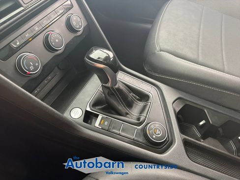 Certified 2022 Volkswagen Taos SE FWD image 18