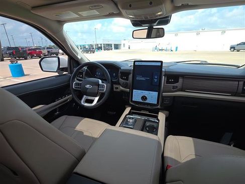 Used 2024 Ford Expedition Max Limited RWD image 15