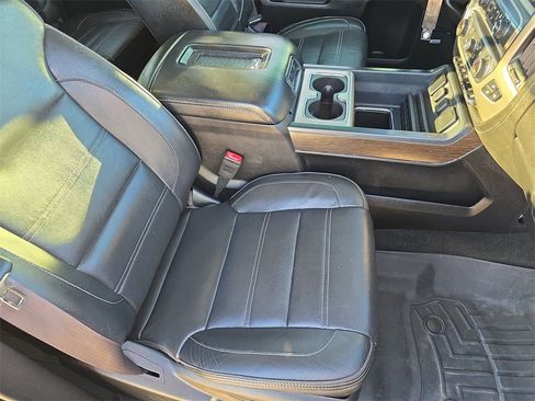 Used 2017 GMC Sierra 2500 Denali w/ Duramax Plus Package image 10