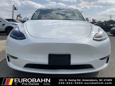 Used 2023 Tesla Model Y Performance image 7