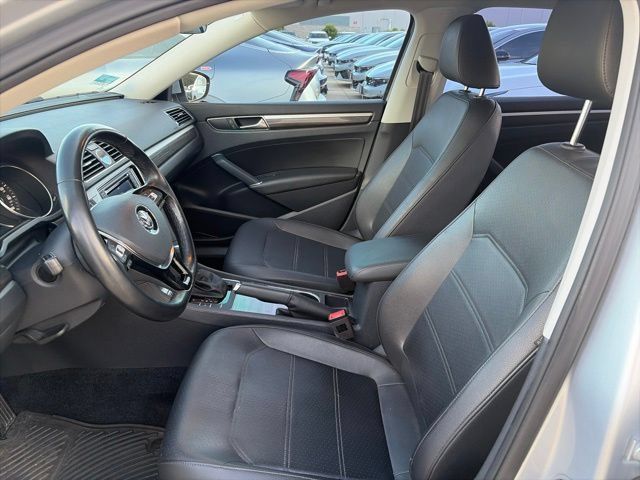 Used 2017 Volkswagen Passat 1.8T SE FWD image 6