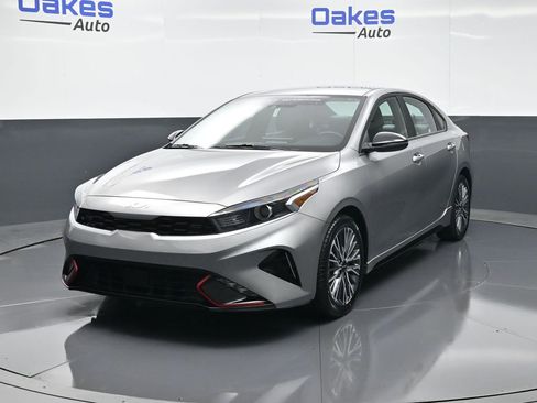 Certified 2024 Kia Forte GT-Line image 4