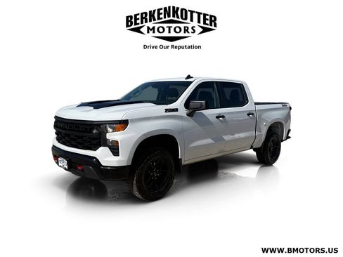 Used 2024 Chevrolet Silverado 1500 Custom Trail Boss w/ LPO, Dark Essentials Package AWD/4WD image 7